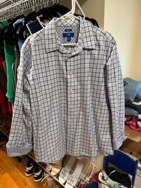Like New Egara men’s dress shirt